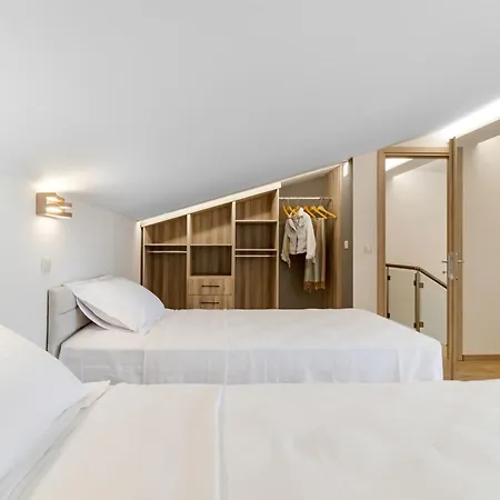 Maneas Exclusive New Luxury Villa