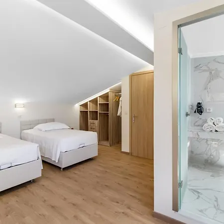 Maneas Exclusive New Luxury Villa *